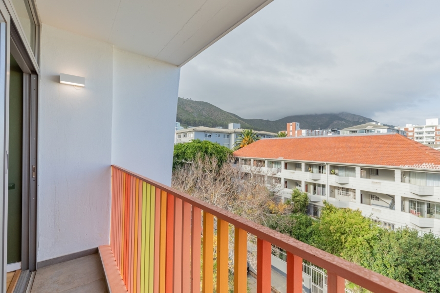 2 Bedroom Property for Sale in Sea Point Western Cape